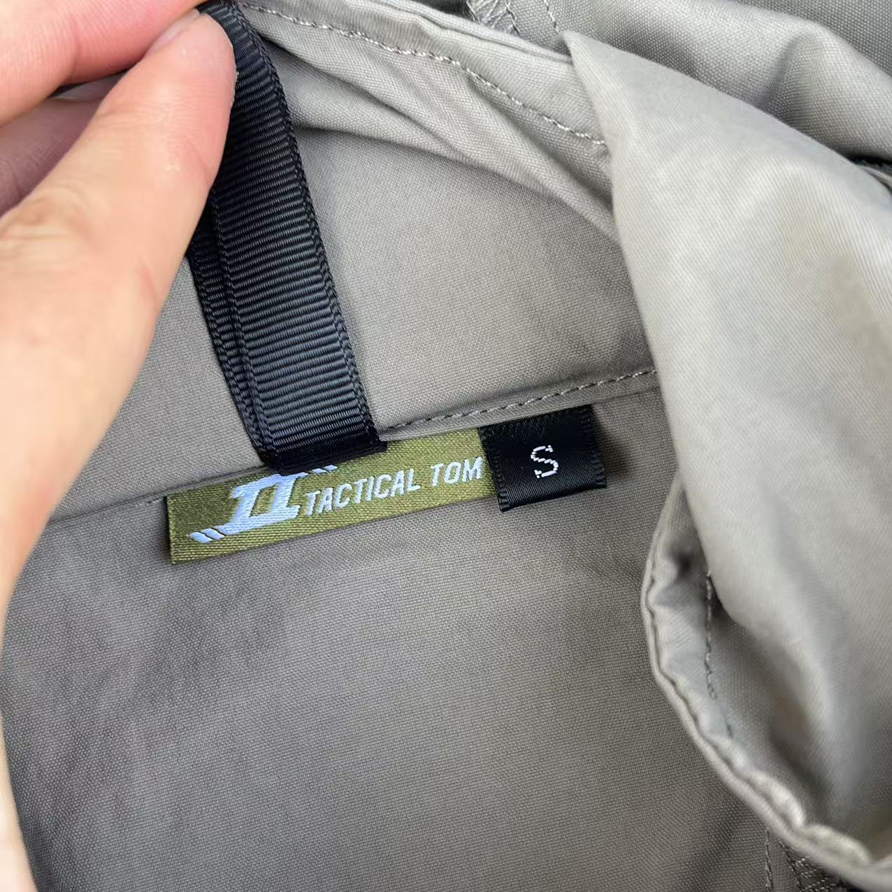 Тактическая серая куртка Tom O – обзор и цена Windproof Jacket Softshell